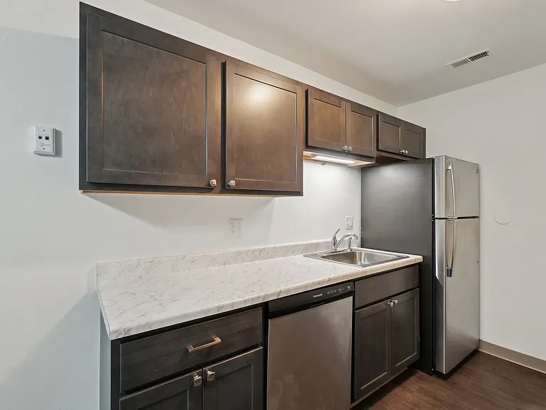 Kimberly Club Apartments — Photo 51