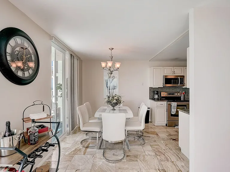 2425 Gulf Of Mexico Dr #14B — Photo 6