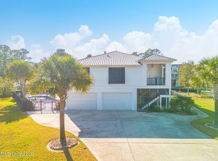 225 Hackberry Dr, Pass Christian, MS 39571