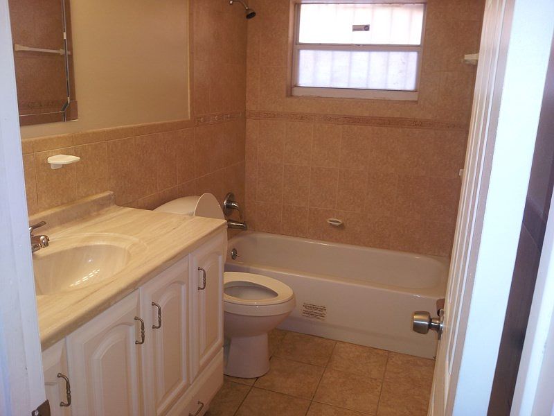 2nd image of 1372 W 34th St