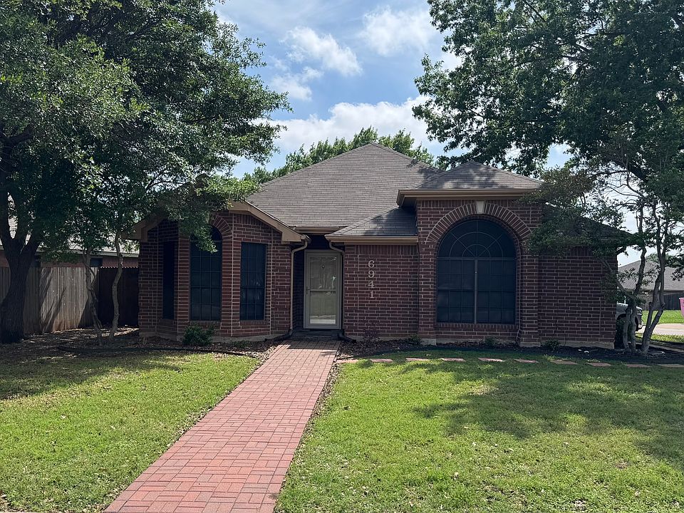 1st image of 6941 Bentley Ave