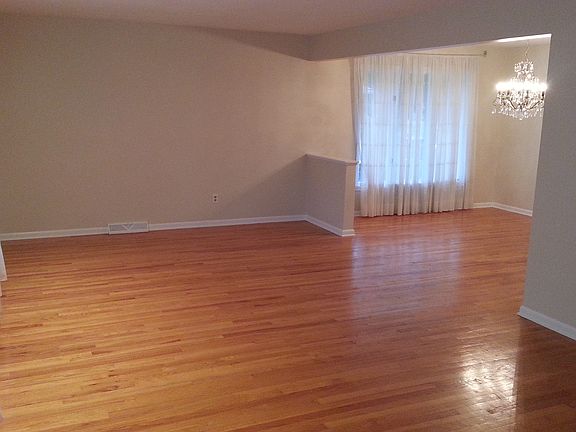 5th image of 633 Lander Dr