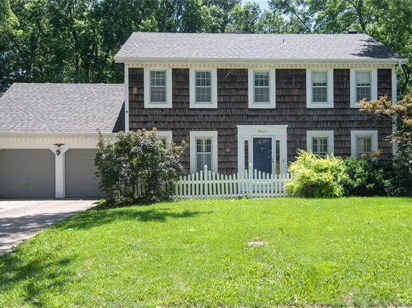 10411 W 52nd Ter, Shawnee, KS 66203