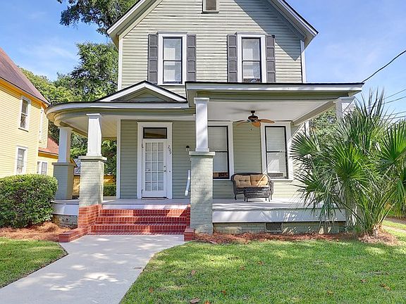 2nd image of 209 E Monroe St