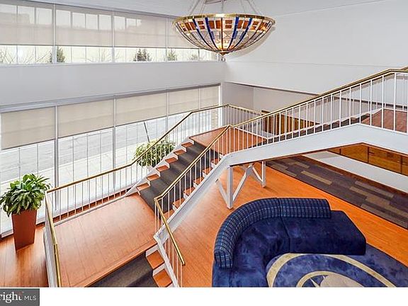 2nd image of 3 N Christopher Columbus Blvd APT 246