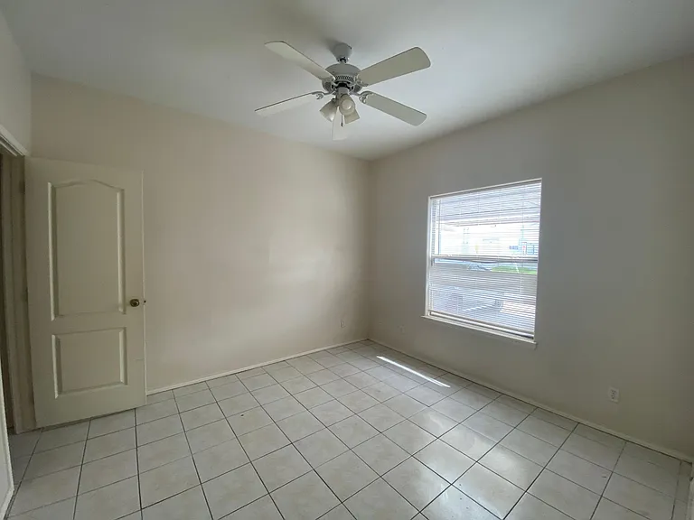 306 Pacific Ave — Photo 7