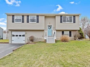 8174 Avoss Ln, Clay, NY 13041