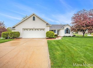 893 Camellia Ln, Wayland, MI 49348