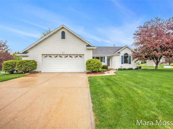 893 Camellia Ln, Wayland, MI 49348
