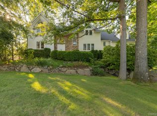 11 Hawk Nest Road, Tomkins Cove, NY 10986