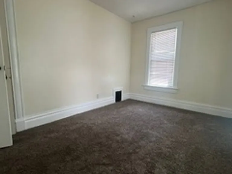 224 Carroll St — Photo 9