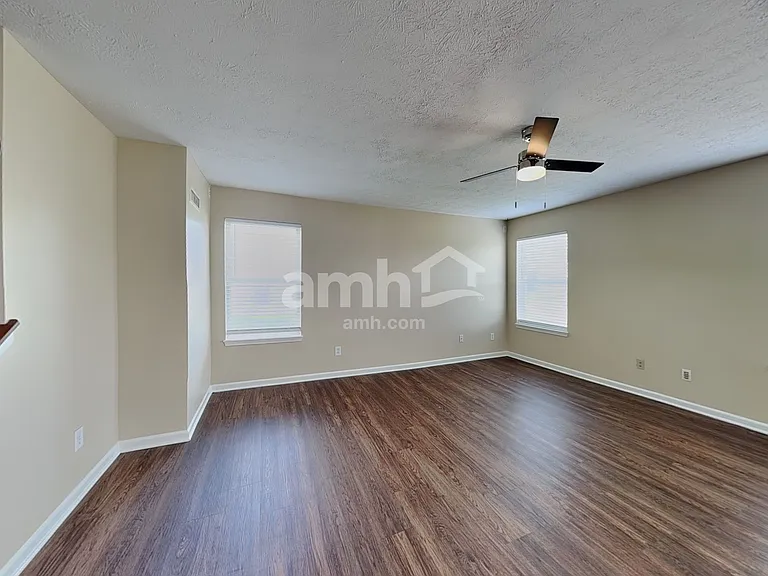 8193 Tasman Dr — Photo 8