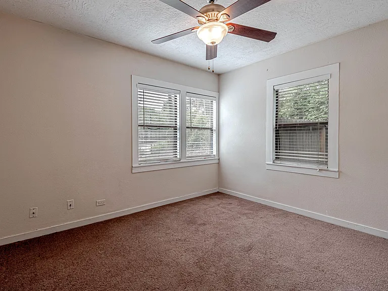 2538 Sycamore Ave — Photo 16