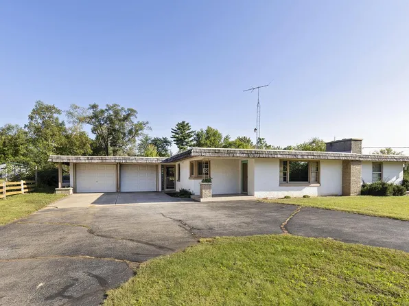 W6054 Hackbarth ROAD, Fort Atkinson, WI 53538