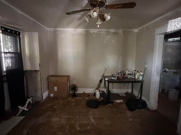 4th image of 920 National Ave