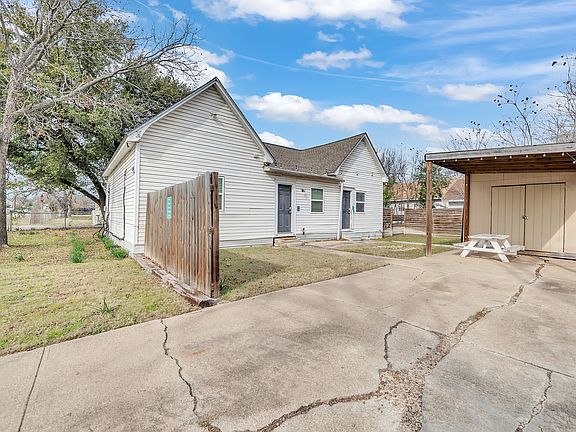 5th image of 2320 Mistletoe St #B