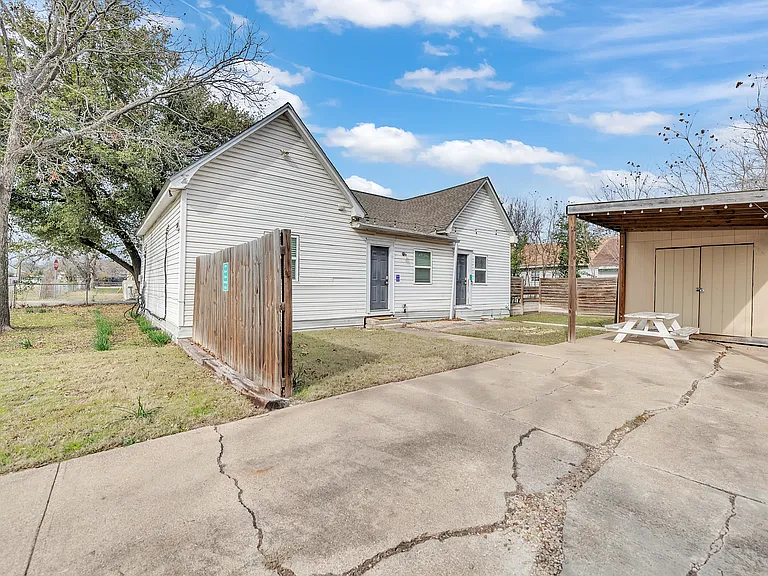 2320 Mistletoe St #A — Photo 17