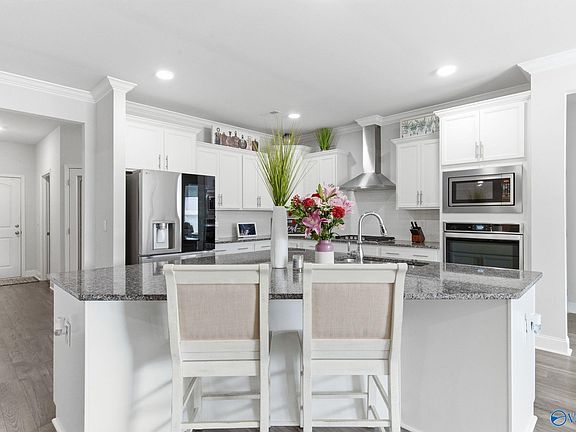 5th image of 214 Castlepath Dr