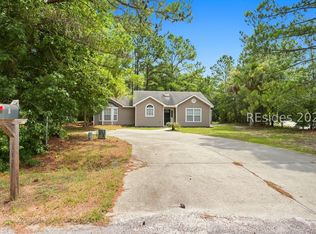 8 Star Magnolia Dr, Beaufort, SC 29907