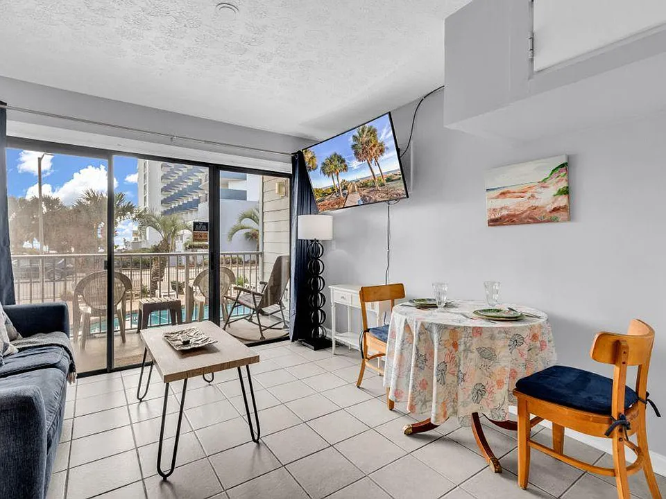 2000 S Ocean Blvd #ID1367040P