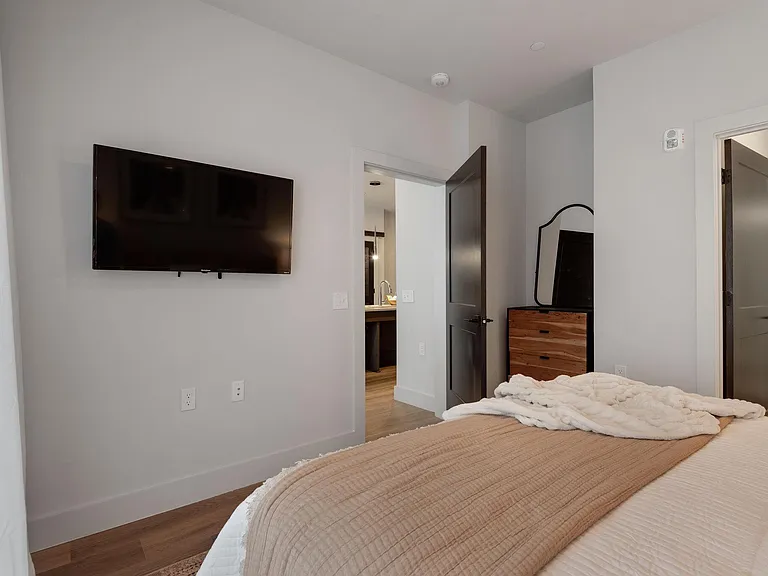 303 31st Ave N #206 — Photo 21