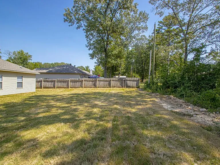 202 Greenwood Ave — Photo 31