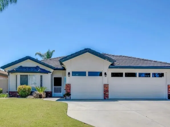 9815 Mona Lisa Ln, Bakersfield, CA 93312