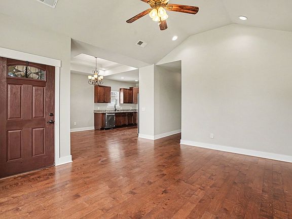5th image of 131 Richland Ave