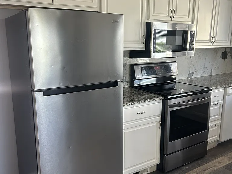 1719 E Fort Union Blvd — Photo 18
