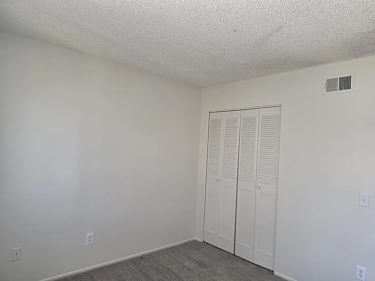 72721 Willow St — Photo 9