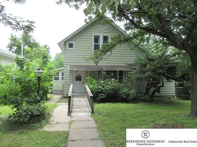1st image of 909 Avenue D