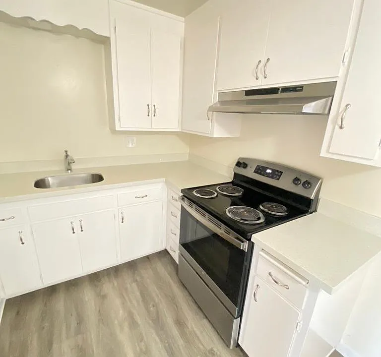 1224 Floribunda Ave #8