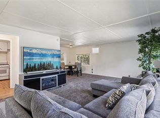 22819 Skylink Dr, Canyon Lake, CA 92587