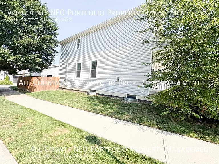 1383 N Grant Ave — Photo 3