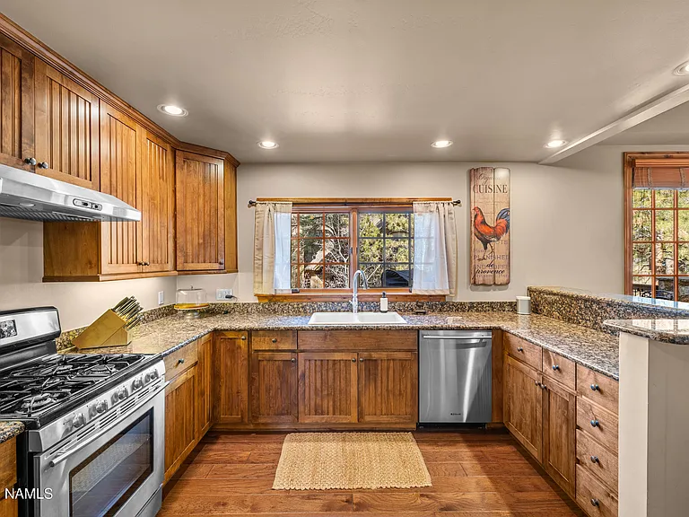 1704 E Trade Winds Ct — Photo 10