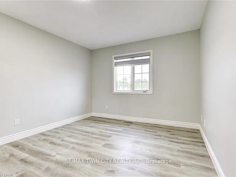 110 Commonwealth St — Photo 14