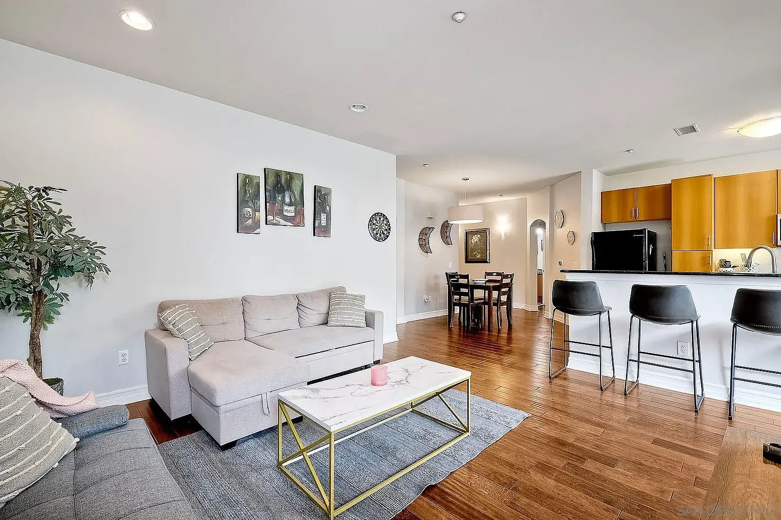 Fully Furnished Corner Condo in the Heart of East Village — Photo 1