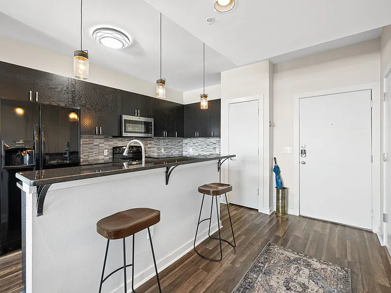 401 E Boyd St #313 — Photo 3