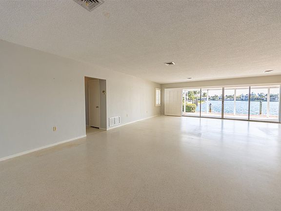 4th image of 622 Concord Ln