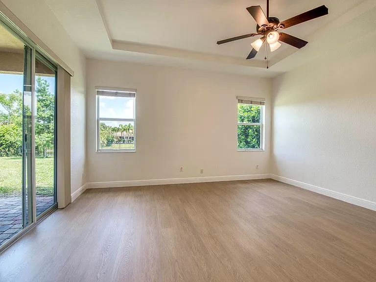 172 Manor Cir — Photo 18