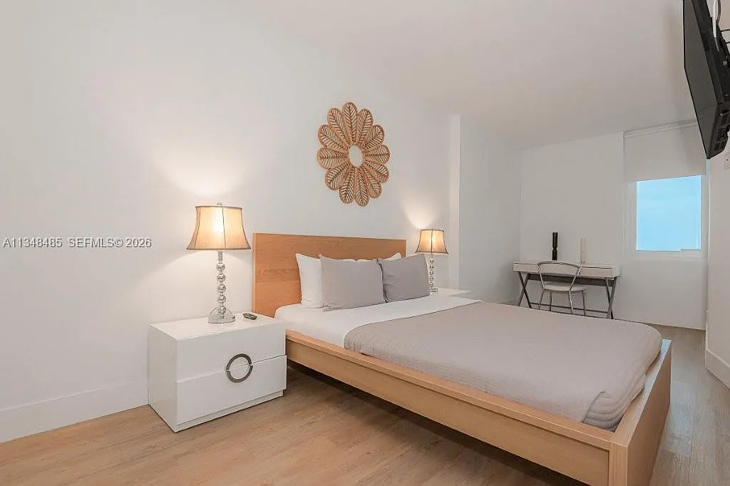 Roney Palace Condo — Photo 3