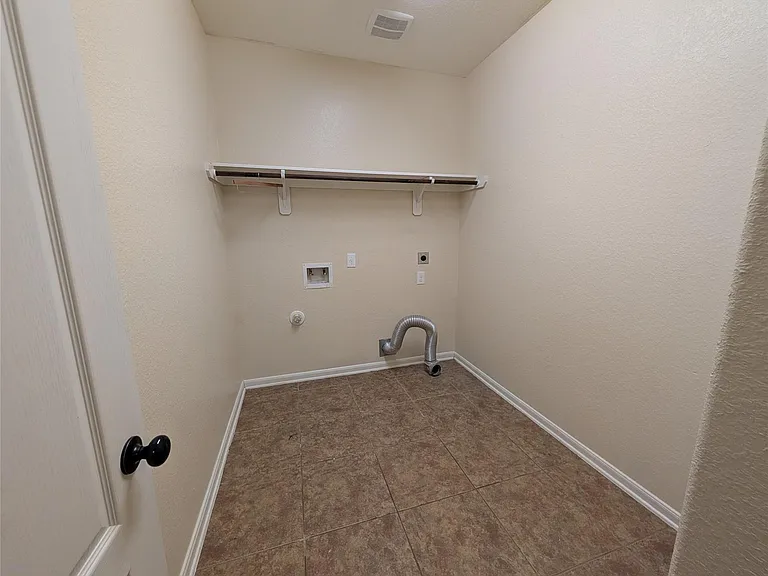 6614 Hunters Creek Ln — Photo 19