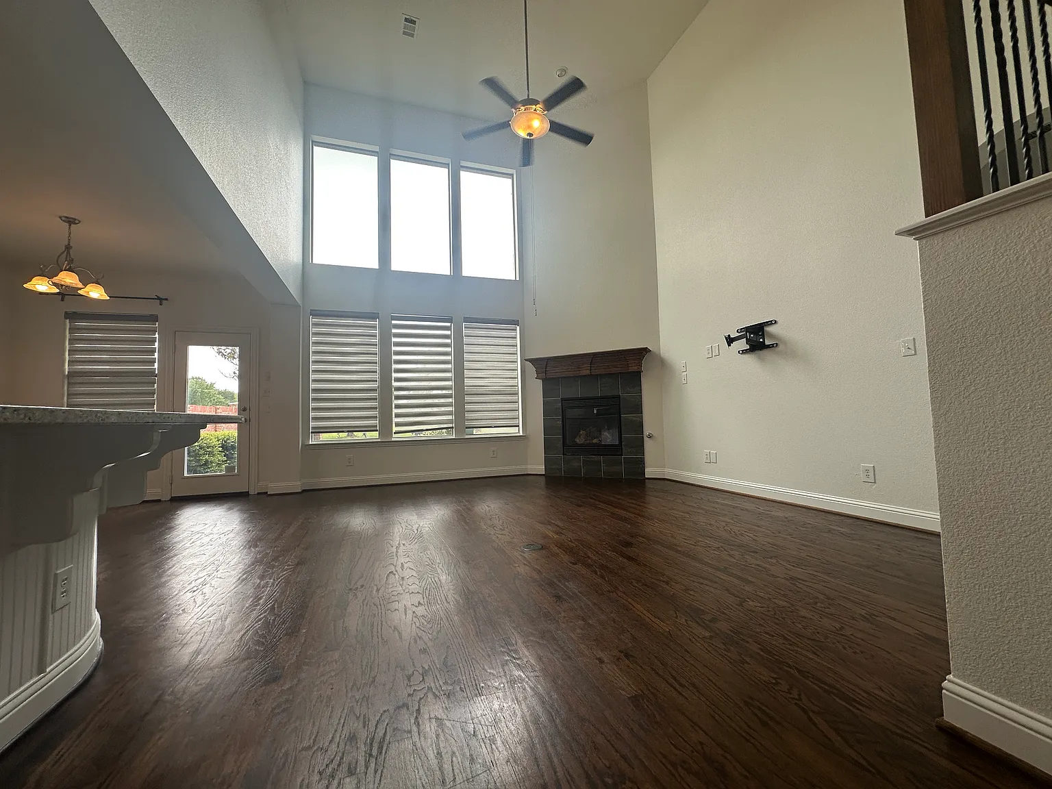 4 bed, 3.5 bath, 3099 sqft, $3,100 — Photo 4