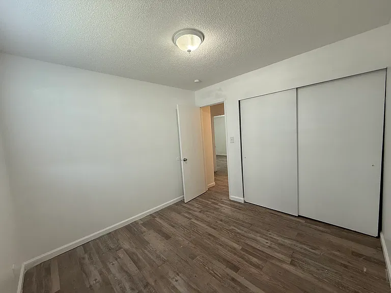 20237 Mulberry St — Photo 12