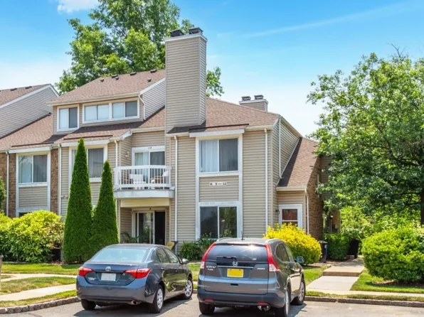 11 Farnham Sq, Sayreville Boro, NJ 08859