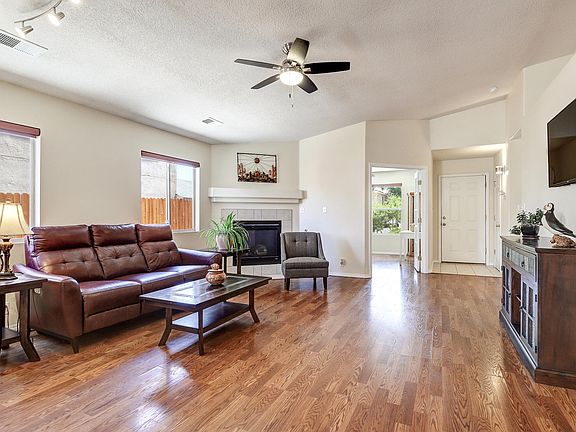 5th image of 10919 Serpentine Ct NW