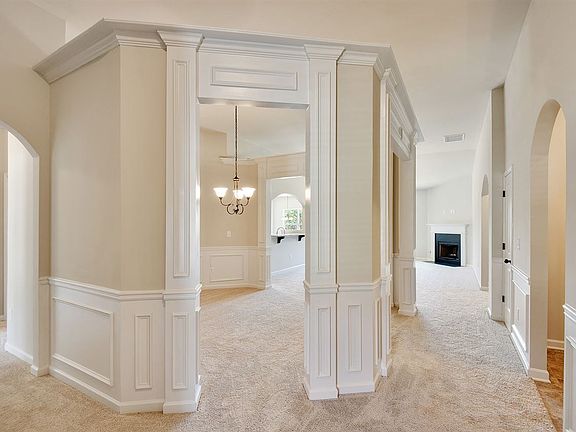 4th image of 208 Parkview Grv