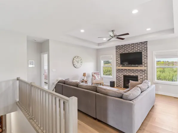 2383 SE 5th St, West Des Moines, IA 50265