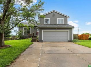 1601 Savannah Dr, Papillion, NE 68133