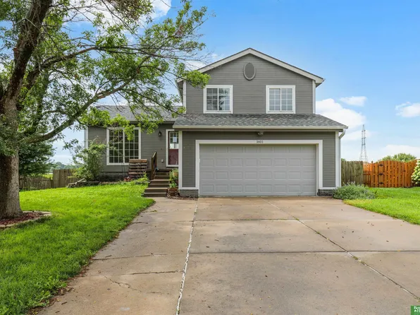 1601 Savannah Dr, Papillion, NE 68133